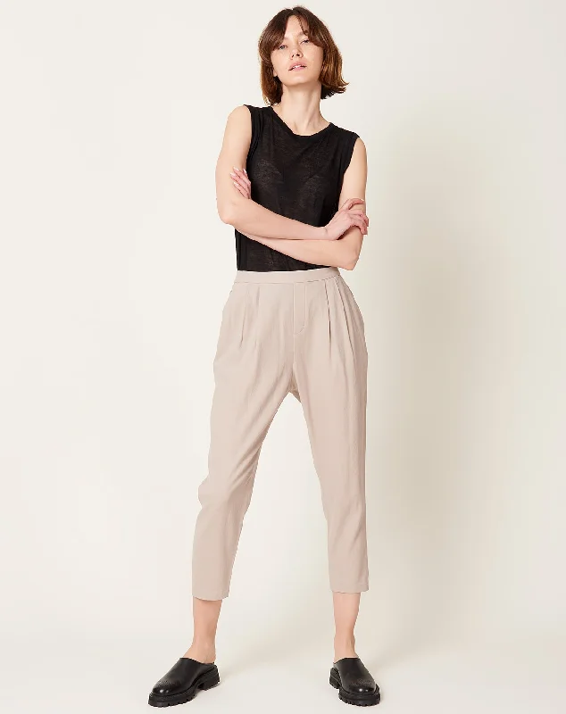 Cotton Narrow Tuck Pants in Grege