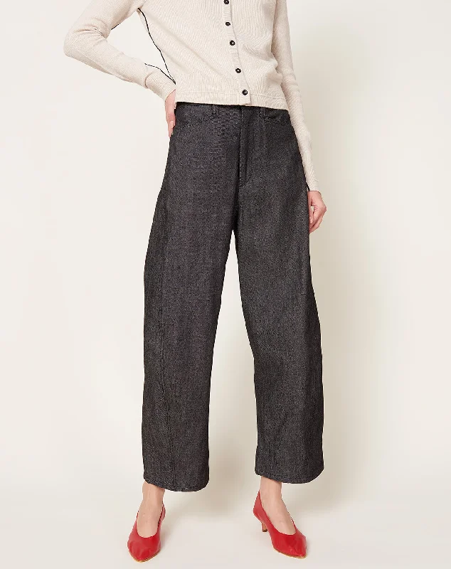 Bow Leg Cropped Jean in Washed Black