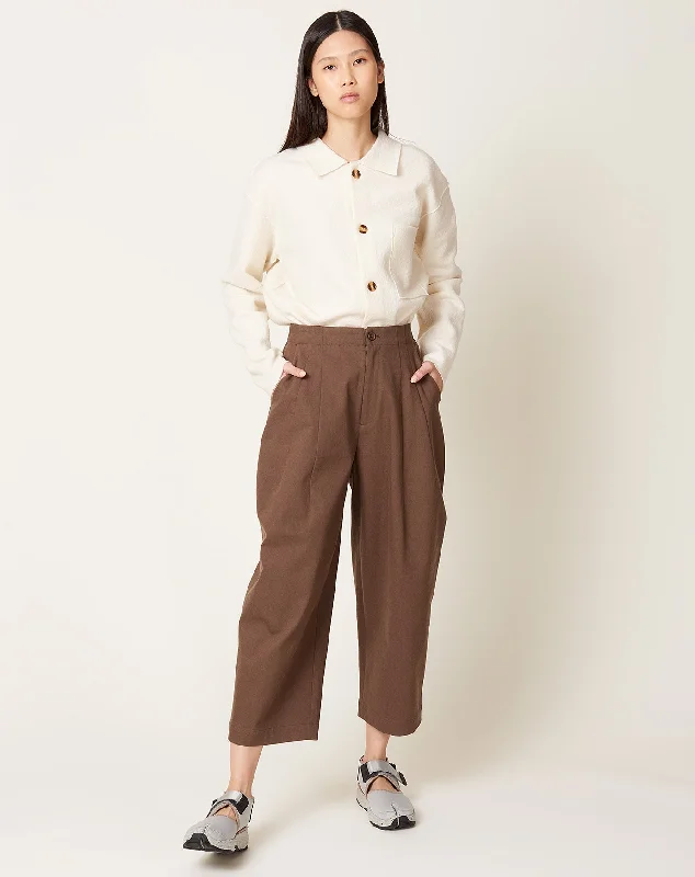 Pleated Trouser in Brown